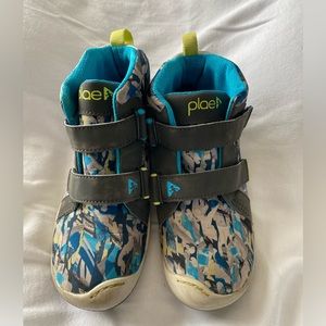 Plae kids shoes size 13
